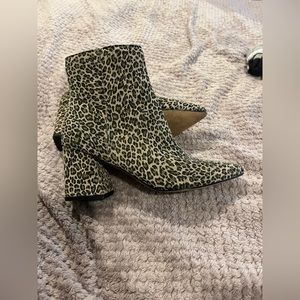 Steve Madden print boots New Without Box Size 5.5